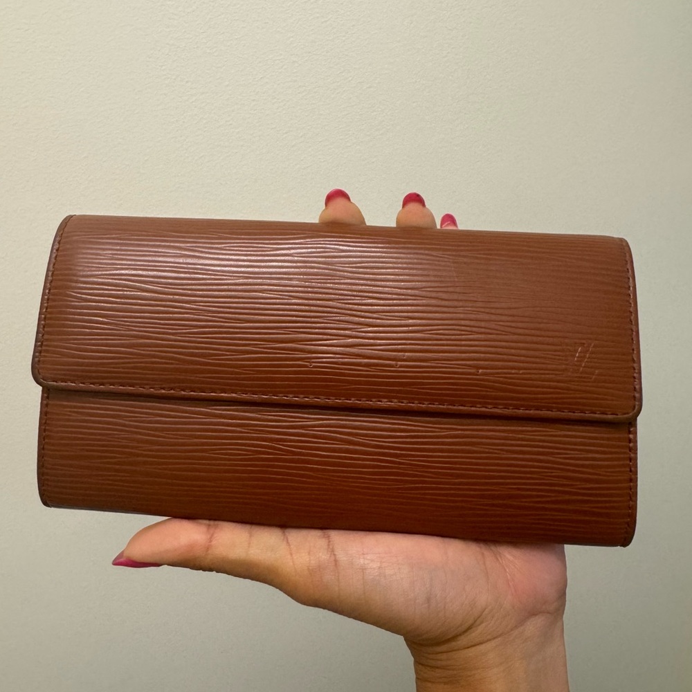 Louis Vuitton EPI Brown Wallet - Picture 4 of 8